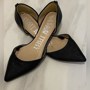 Black pointed toe flats